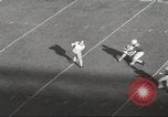 Standbild Fußballspiel Chicago Illinois USA, 1963, aus Sekunde 22 historischem Filmmaterial Videoclip 65675062496