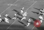 Standbild Fußballspiel Chicago Illinois USA, 1963, aus Sekunde 24 historischem Filmmaterial Videoclip 65675062496