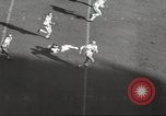 Standbild Fußballspiel Chicago Illinois USA, 1963, aus Sekunde 27 historischem Filmmaterial Videoclip 65675062496