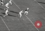 Standbild Fußballspiel Chicago Illinois USA, 1963, aus Sekunde 30 historischem Filmmaterial Videoclip 65675062496
