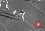 Standbild Fußballspiel Chicago Illinois USA, 1963, aus Sekunde 31 historischem Filmmaterial Videoclip 65675062496