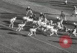 Standbild Fußballspiel Chicago Illinois USA, 1963, aus Sekunde 38 historischem Filmmaterial Videoclip 65675062496