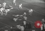 Standbild Fußballspiel Chicago Illinois USA, 1963, aus Sekunde 51 historischem Filmmaterial Videoclip 65675062496