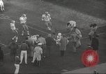 Standbild Fußballspiel Chicago Illinois USA, 1963, aus Sekunde 53 historischem Filmmaterial Videoclip 65675062496