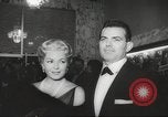 Standbild film Premier Los Angeles California USA, 1961, aus Sekunde 33 historischem Filmmaterial Videoclip 65675062501
