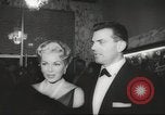 Standbild film Premier Los Angeles California USA, 1961, aus Sekunde 34 historischem Filmmaterial Videoclip 65675062501