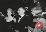 Standbild film Premier Los Angeles California USA, 1961, aus Sekunde 47 historischem Filmmaterial Videoclip 65675062501