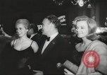 Standbild film Premier Los Angeles California USA, 1961, aus Sekunde 48 historischem Filmmaterial Videoclip 65675062501