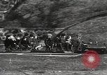 Image Les enfants voyagent sur le train tiré par petite locomotive Waltham Massachusetts USA, 1932, de la seconde 27 séquences d'archives historiques vidéo 65675062519