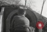 Image Les enfants voyagent sur le train tiré par petite locomotive Waltham Massachusetts USA, 1932, de la seconde 33 séquences d'archives historiques vidéo 65675062519