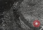 Image Les enfants voyagent sur le train tiré par petite locomotive Waltham Massachusetts USA, 1932, de la seconde 40 séquences d'archives historiques vidéo 65675062519