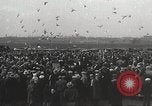 Standbild Tauben freigegeben Jackson Heights Long Island New York USA, 1932, aus Sekunde 10 historischem Filmmaterial Videoclip 65675062521