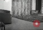 Image tapis de peau de Fourrure Léopard massives en provenance de la Corée Pueblo Colorado USA, 1951, de la seconde 15 séquences d'archives historiques vidéo 65675062527