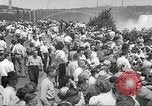 Standbild William Hill Tod in Niagara Falls Zylinder Kanada Niagara Falls, 1951, aus Sekunde 19 historischem Filmmaterial Videoclip 65675062531