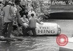 Standbild William Hill Tod in Niagara Falls Zylinder Kanada Niagara Falls, 1951, aus Sekunde 23 historischem Filmmaterial Videoclip 65675062531