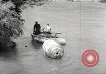Standbild William Hill Tod in Niagara Falls Zylinder Kanada Niagara Falls, 1951, aus Sekunde 30 historischem Filmmaterial Videoclip 65675062531