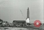Standbild V-2 Raketen Deutschland, 1943, aus Sekunde 3 historischem Filmmaterial Videoclip 65675062545
