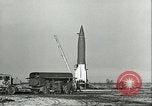 Standbild V-2 Raketen Deutschland, 1943, aus Sekunde 6 historischem Filmmaterial Videoclip 65675062545