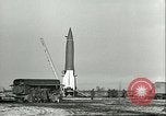 Standbild V-2 Raketen Deutschland, 1943, aus Sekunde 10 historischem Filmmaterial Videoclip 65675062545