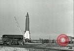 Standbild V-2 Raketen Deutschland, 1943, aus Sekunde 12 historischem Filmmaterial Videoclip 65675062545