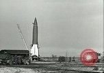Standbild V-2 Raketen Deutschland, 1943, aus Sekunde 13 historischem Filmmaterial Videoclip 65675062545