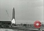 Standbild V-2 Raketen Deutschland, 1943, aus Sekunde 14 historischem Filmmaterial Videoclip 65675062545