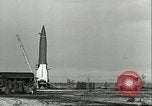 Standbild V-2 Raketen Deutschland, 1943, aus Sekunde 15 historischem Filmmaterial Videoclip 65675062545
