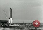 Standbild V-2 Raketen Deutschland, 1943, aus Sekunde 16 historischem Filmmaterial Videoclip 65675062545