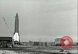 Standbild V-2 Raketen Deutschland, 1943, aus Sekunde 17 historischem Filmmaterial Videoclip 65675062545