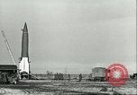 Standbild V-2 Raketen Deutschland, 1943, aus Sekunde 18 historischem Filmmaterial Videoclip 65675062545