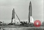 Standbild V-2 Raketen Deutschland, 1943, aus Sekunde 30 historischem Filmmaterial Videoclip 65675062545