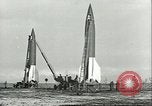 Standbild V-2 Raketen Deutschland, 1943, aus Sekunde 32 historischem Filmmaterial Videoclip 65675062545