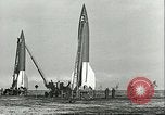 Standbild V-2 Raketen Deutschland, 1943, aus Sekunde 37 historischem Filmmaterial Videoclip 65675062545