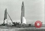 Standbild V-2 Raketen Deutschland, 1943, aus Sekunde 39 historischem Filmmaterial Videoclip 65675062545