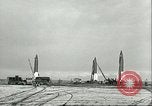 Standbild V-2 Raketen Deutschland, 1943, aus Sekunde 41 historischem Filmmaterial Videoclip 65675062545