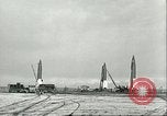 Standbild V-2 Raketen Deutschland, 1943, aus Sekunde 45 historischem Filmmaterial Videoclip 65675062545