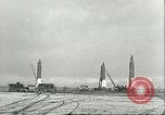 Standbild V-2 Raketen Deutschland, 1943, aus Sekunde 49 historischem Filmmaterial Videoclip 65675062545