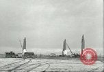 Standbild V-2 Raketen Deutschland, 1943, aus Sekunde 50 historischem Filmmaterial Videoclip 65675062545