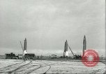 Standbild V-2 Raketen Deutschland, 1943, aus Sekunde 51 historischem Filmmaterial Videoclip 65675062545