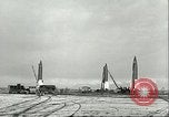 Standbild V-2 Raketen Deutschland, 1943, aus Sekunde 52 historischem Filmmaterial Videoclip 65675062545