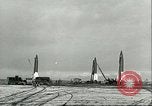 Standbild V-2 Raketen Deutschland, 1943, aus Sekunde 56 historischem Filmmaterial Videoclip 65675062545
