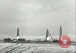 Standbild V-2 Raketen Deutschland, 1943, aus Sekunde 61 historischem Filmmaterial Videoclip 65675062545
