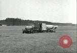 Immagine di Lancio simulato di tedesco A-4 missile Peenemunde Germania, 1943, secondo 28 filmato di repertorio 65675062546
