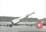 Immagine di Lancio simulato di tedesco A-4 missile Peenemunde Germania, 1943, secondo 57 filmato di repertorio 65675062546