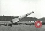 Immagine di Lancio simulato di tedesco A-4 missile Peenemunde Germania, 1943, secondo 58 filmato di repertorio 65675062546