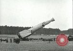Immagine di Lancio simulato di tedesco A-4 missile Peenemunde Germania, 1943, secondo 61 filmato di repertorio 65675062546