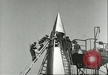 Standbild A-4 Raketen Peenemunde Deutschland, 1943, aus Sekunde 58 historischem Filmmaterial Videoclip 65675062548