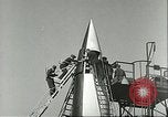 Standbild A-4 Raketen Peenemunde Deutschland, 1943, aus Sekunde 60 historischem Filmmaterial Videoclip 65675062548