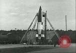 Standbild A-4 Rakete Ostvorpommern Deutschland, 1943, aus Sekunde 55 historischem Filmmaterial Videoclip 65675062549