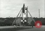 Standbild A-4 Rakete Ostvorpommern Deutschland, 1943, aus Sekunde 58 historischem Filmmaterial Videoclip 65675062549